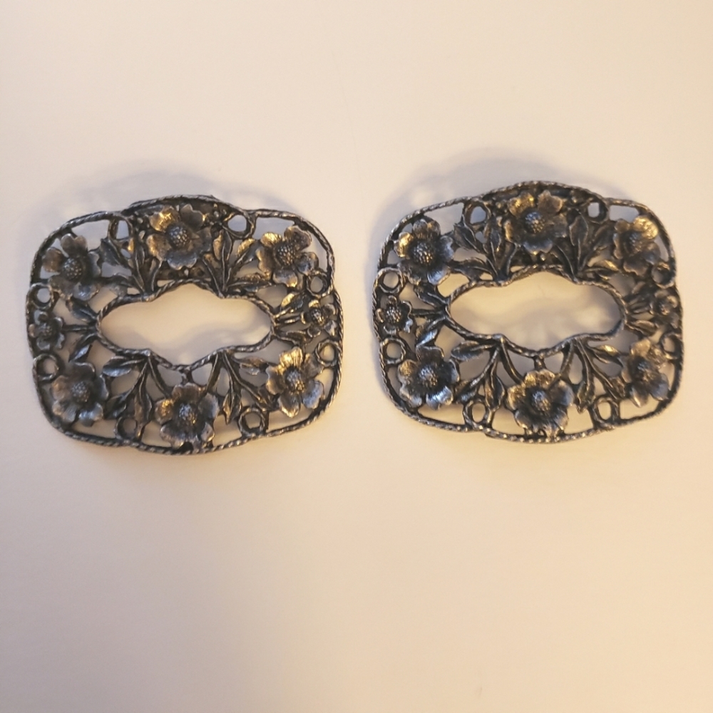 Musi Vintage Unsigned Floral Filagree Shoe Clips Silver Color